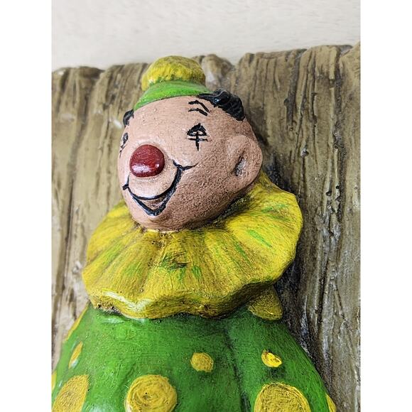 Circus Clown Wall Deco Hanging 80's Ceramic 8" x 6" Green Dots Folk Art Vintage - Picture 3 of 14